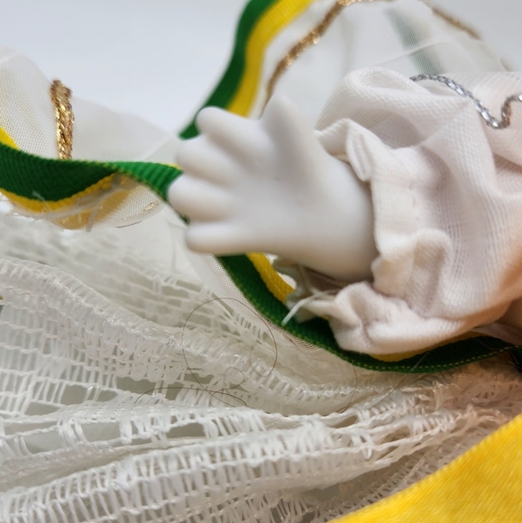 Vintage International Porcelain Doll in Traditional Costume - Picture 6 of 11